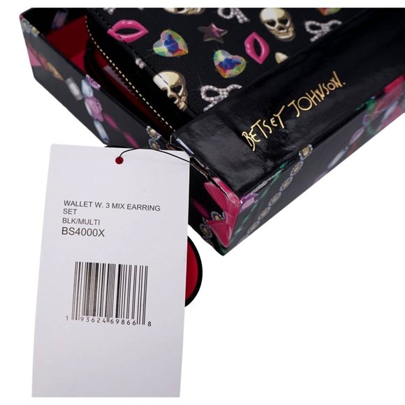 Betsey Johnson 3 Piece set - Wallet & 2 Earrings Pairs of Earrings - Picture 6 of 8